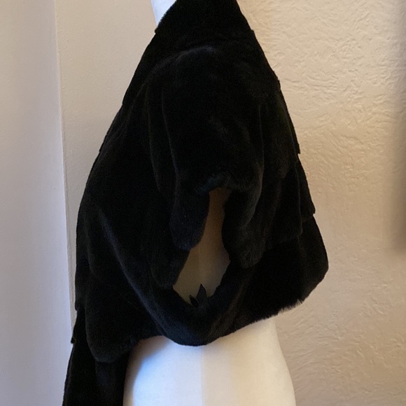 Mink Cap, Saga Furs - Picture 4 of 11